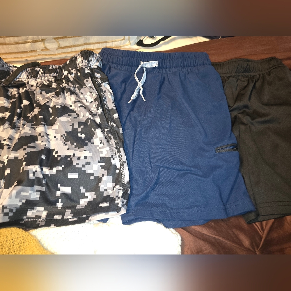 🎄BOYS ATHLETIC SHORTS SET OF 3
